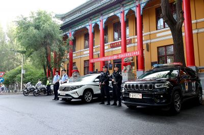冰城公安用无私奉献和辛勤汗水交出一份高考首日安保满分答卷