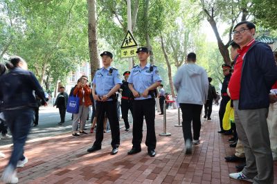 冰城公安用无私奉献和辛勤汗水交出一份高考首日安保满分答卷
