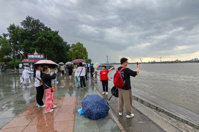 松花江江边