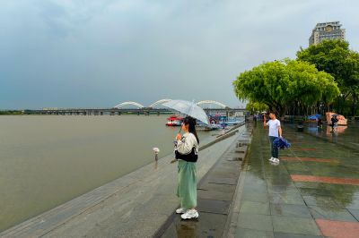 松花江江边