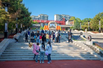 彩色的劳动公园1