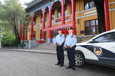 冰城公安护航中考安保