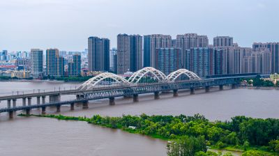 滨江铁路桥