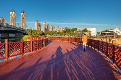 友谊西路江畔晨景