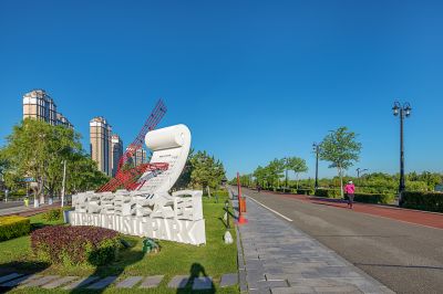 友谊西路江畔晨景