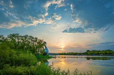 晨风习习太阳岛