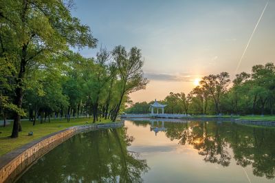 晨风习习太阳岛