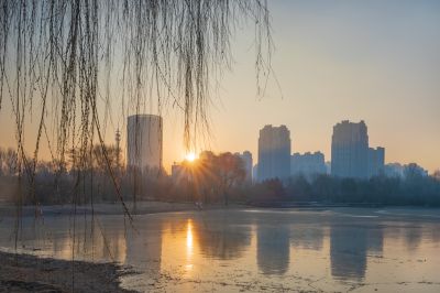 初冬丁香公园 湖面结冰