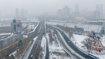 雪中火车站