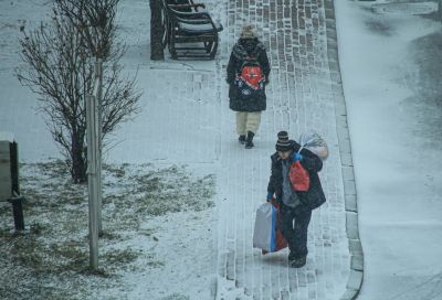 哈尔滨.冬雪 雪中行人