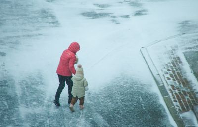 哈尔滨.冬雪 雪中行人