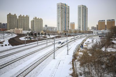 首场大雪后的火车美景