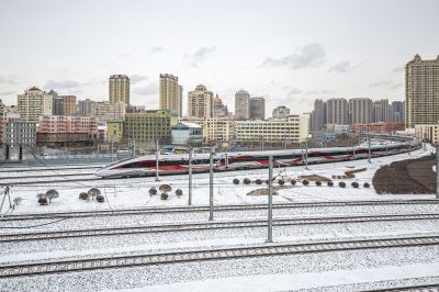 首场大雪后的火车美景