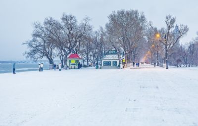 雪后江畔
