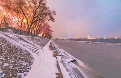 雪后江畔