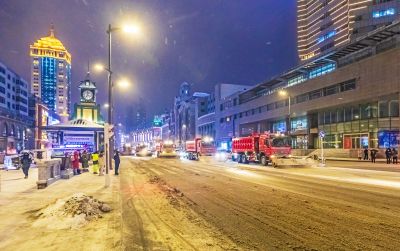 道里区雪后夜色 