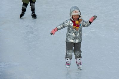 冰城冬趣冰城孩子玩冰雪
