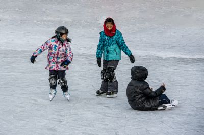 冰城冬趣冰城孩子玩冰雪