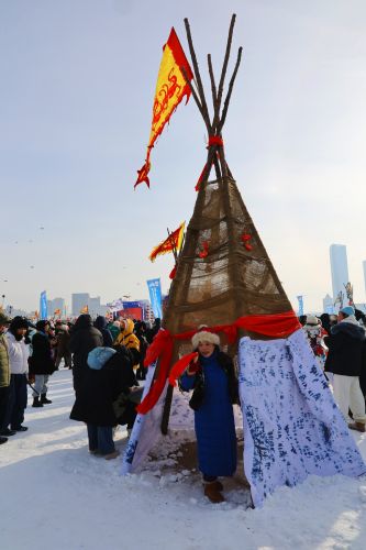 第五届哈尔滨采冰届开幕式市民