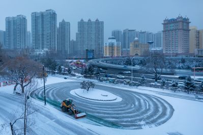 风雪松花江畔