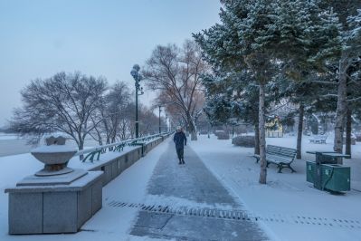 风雪松花江畔