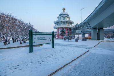 风雪松花江畔