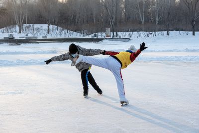 体育公园群众上冰雪 滑冰 与冰雪共舞