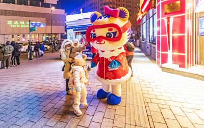 2025年流光溢彩的中央大街夜色