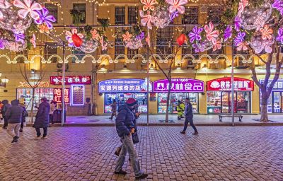 流光溢彩的中央大街夜色