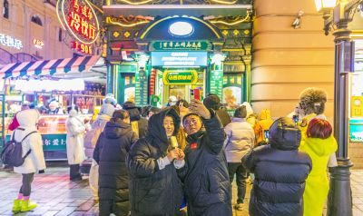 流光溢彩的中央大街夜色
