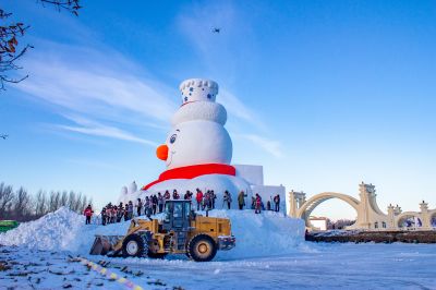 太阳岛雪人先生制作中