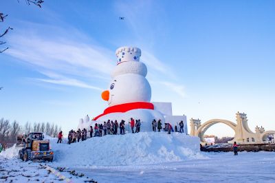 太阳岛雪人先生制作中