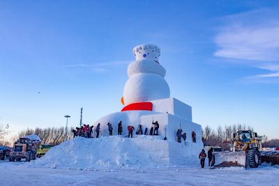 太阳岛雪人先生制作中