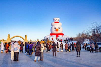 太阳岛雪人先生制作中