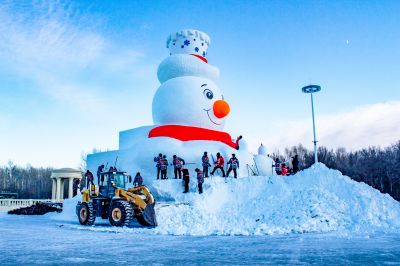 太阳岛雪人先生制作中