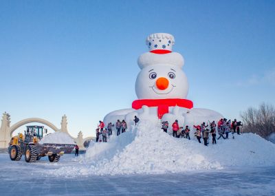 太阳岛雪人先生制作中