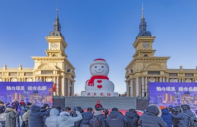 音乐长廊网红大雪人启动仪式 