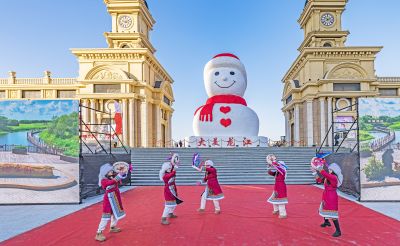 音乐长廊网红大雪人启动仪式 