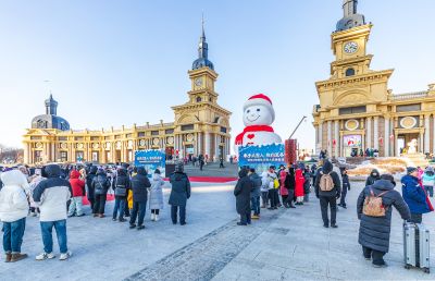 音乐长廊网红大雪人启动仪式 