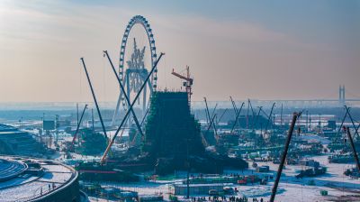 建设中的冰雪大世界