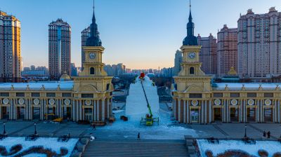 音乐长廊大雪人奇遇乐园修建中