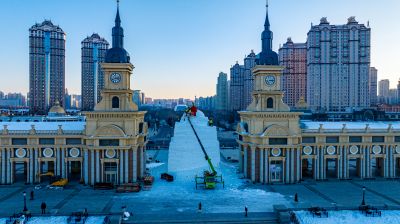 音乐长廊大雪人奇遇乐园修建中