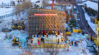 音乐长廊大雪人奇遇乐园修建中