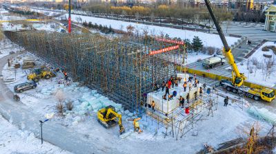 音乐长廊大雪人奇遇乐园修建中