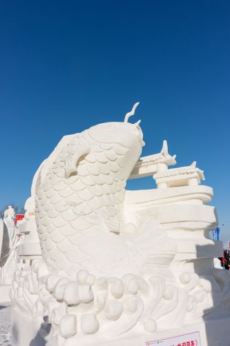 斯大林公园的三省一地职工雪雕比赛