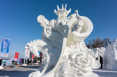 斯大林公园的三省一地职工雪雕比赛