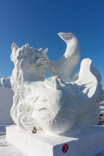 斯大林公园的三省一地职工雪雕比赛