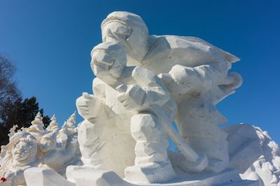 斯大林公园的三省一地职工雪雕比赛