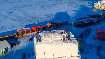 群力德嘉码头冰雪景观制作中