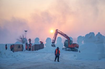建设中的冰雪欢乐岛